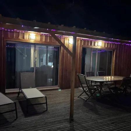 Familiale A Avec Piscine Privee Bazac