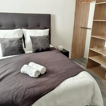 Villa Familiale à Avec Piscine Privée