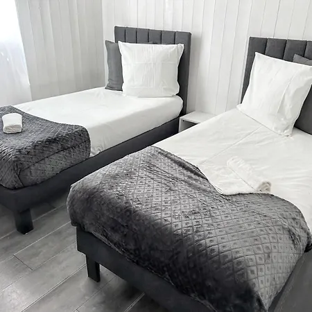 Familiale à Avec Piscine Privée Bazac