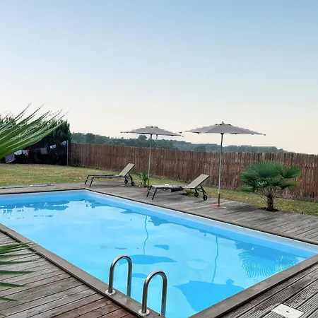 Villa Familiale A Avec Piscine Privee Bazac