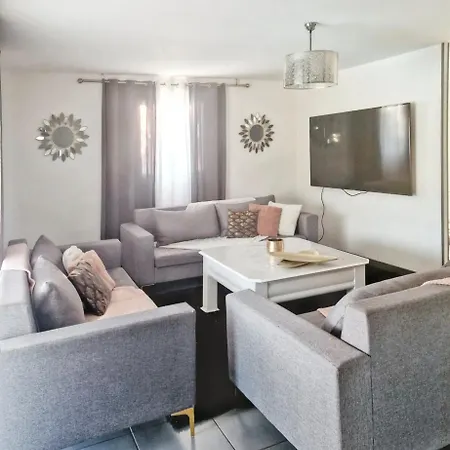 Familiale à Avec Piscine Privée Villa *