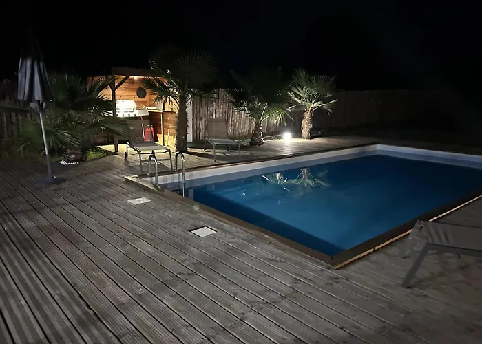 Familiale à Avec Piscine Privée Bazac