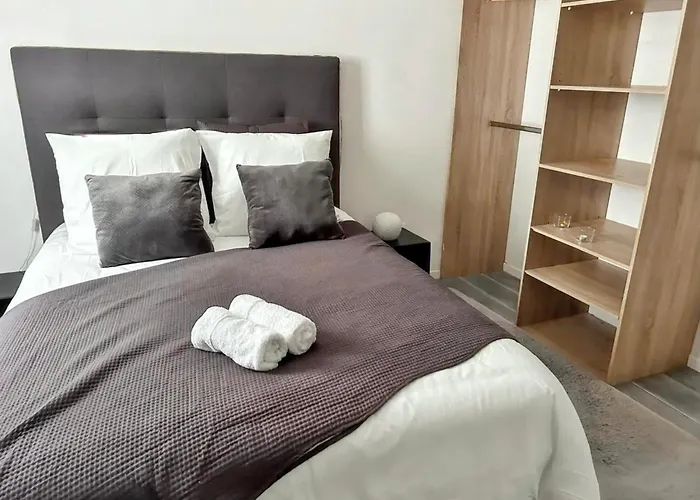 Villa Familiale à Avec Piscine Privée